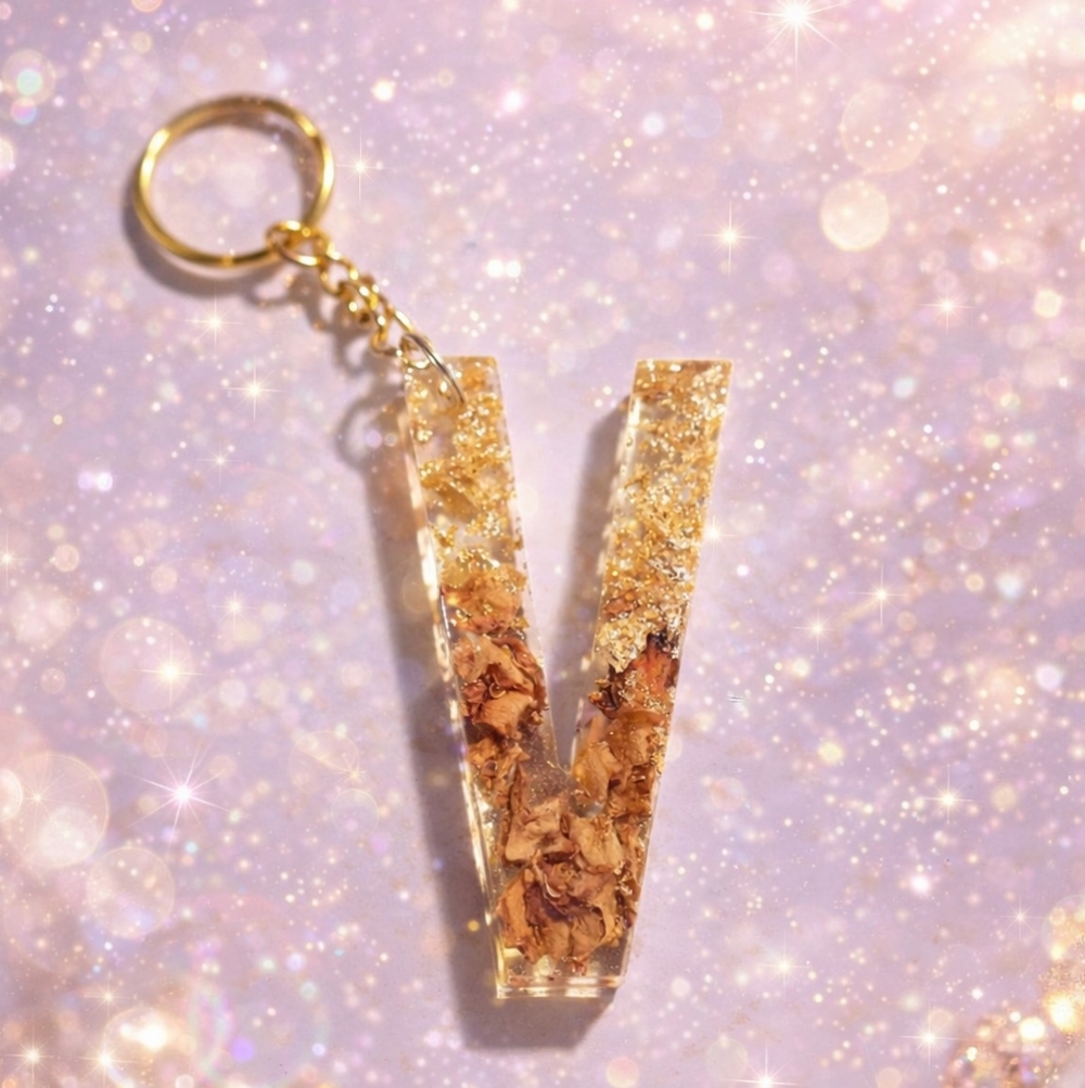 Letter V Resin Keychain - Picture 2 of 2